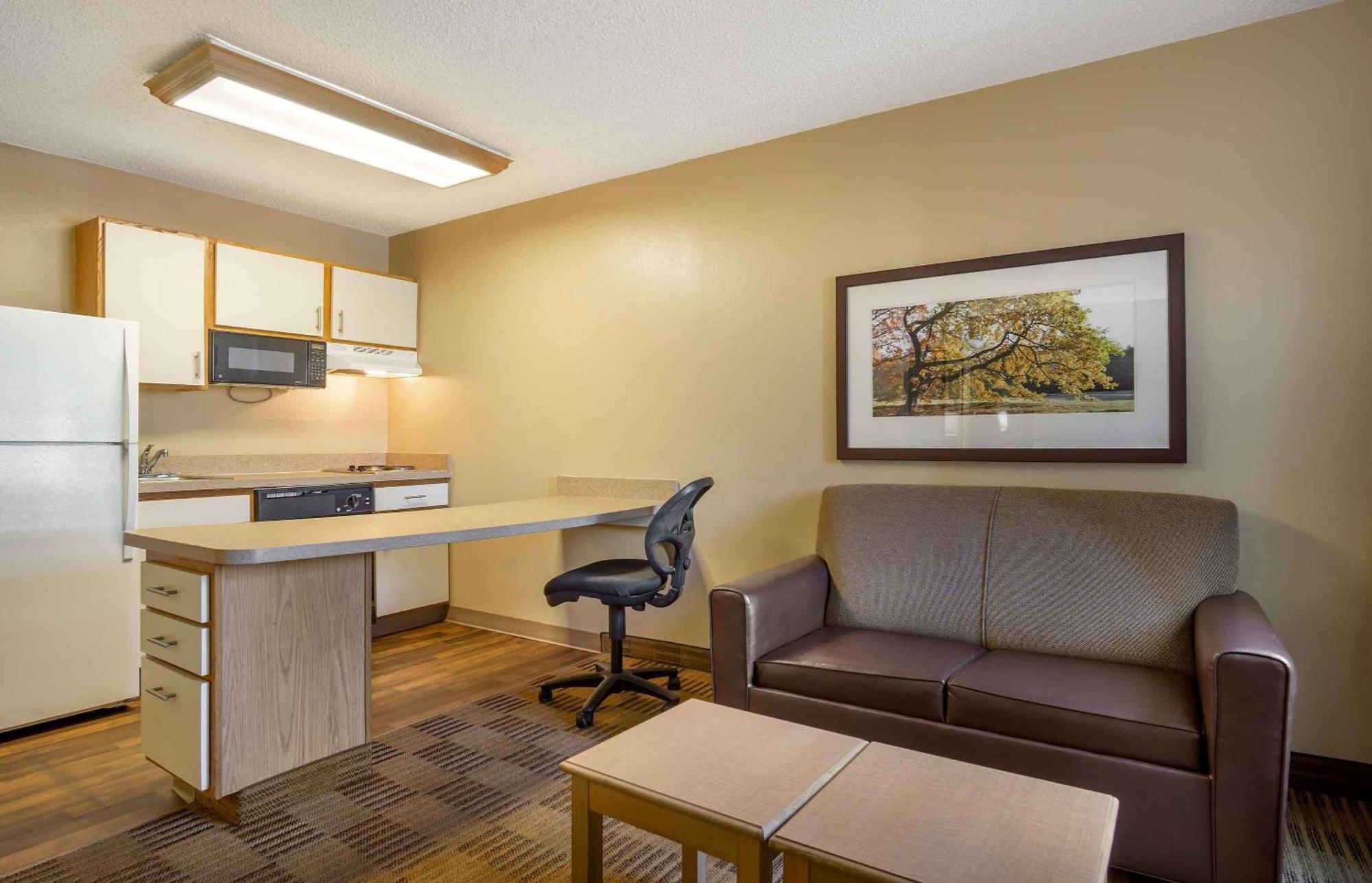 Extended Stay America Select Suites - Charleston - Airport Норт Чарлстън Екстериор снимка